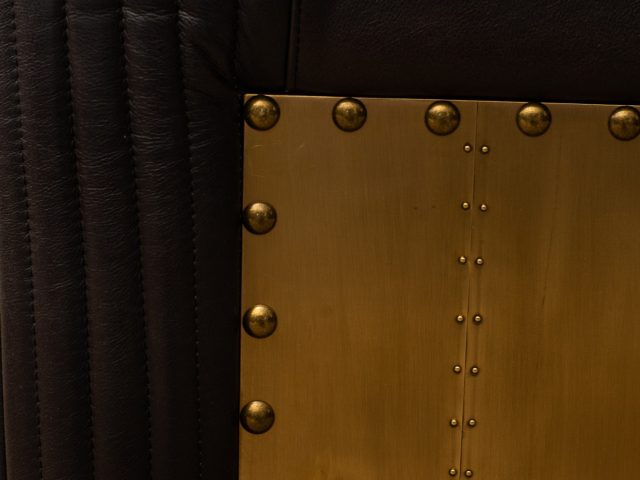 Двухместный диван из металла Baron Brass Inserts