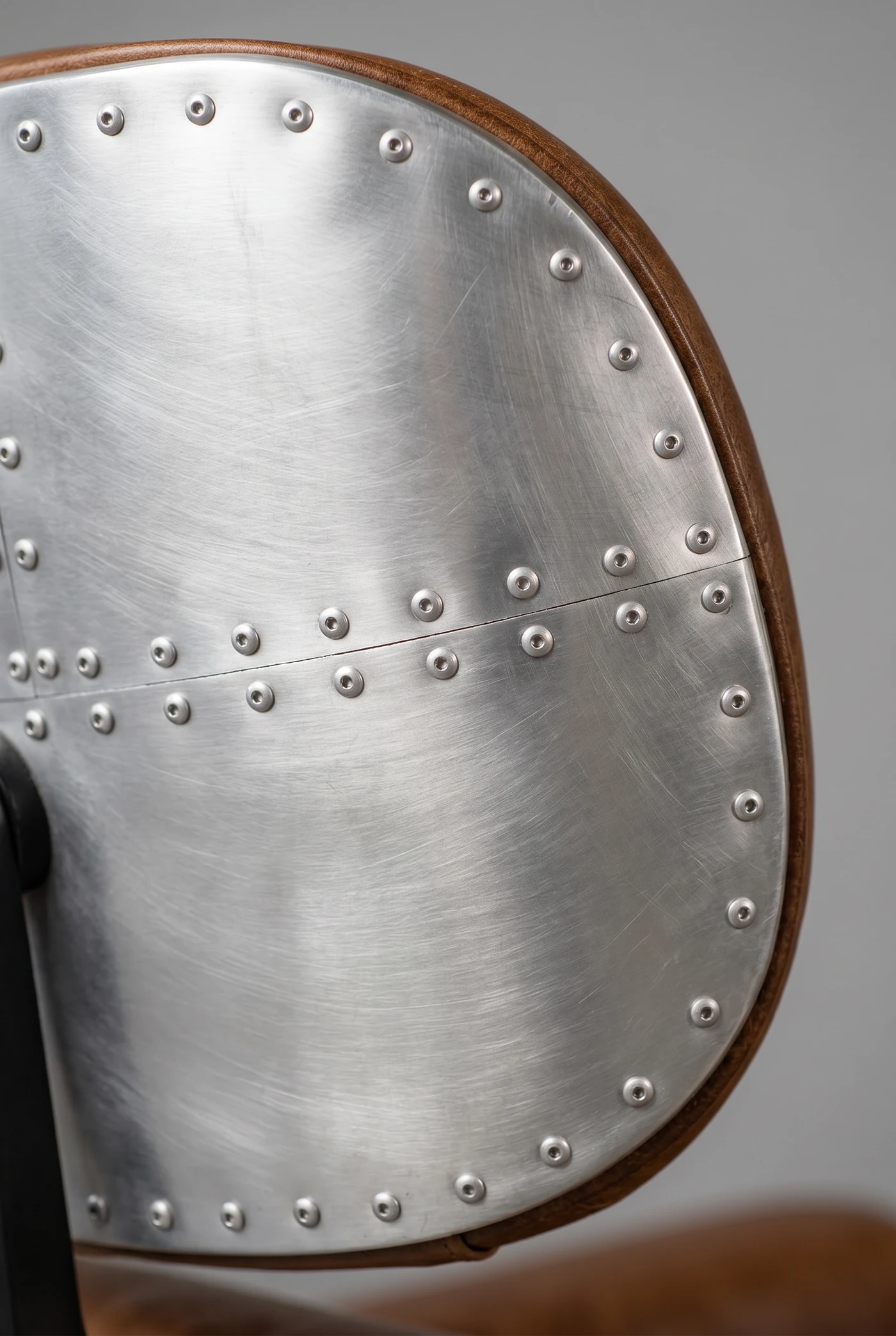 Кресло с оттоманкой Aviator Long Seat — деталь материала