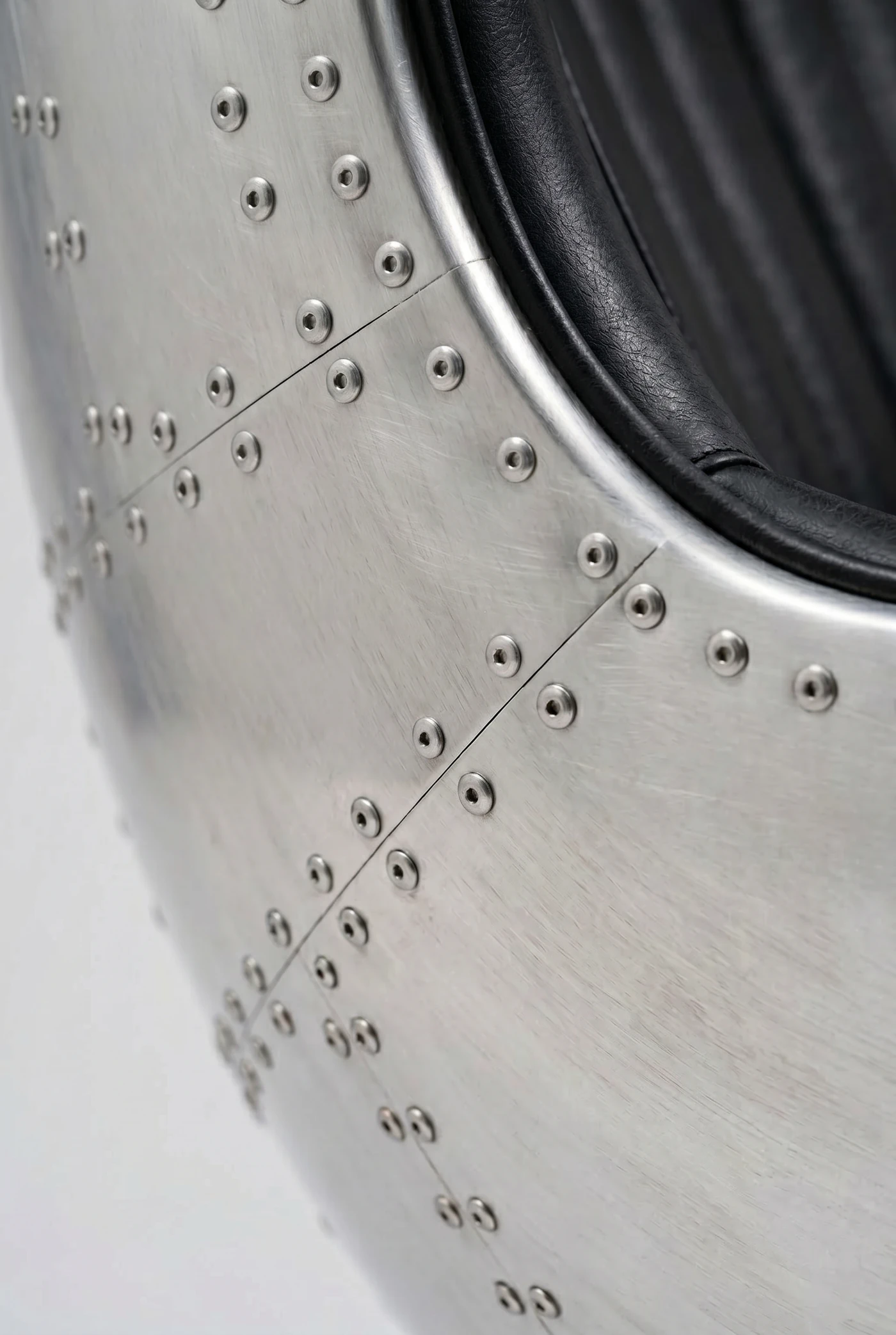 Кресло-яйцо Cocoon, Aluminum Finish — деталь