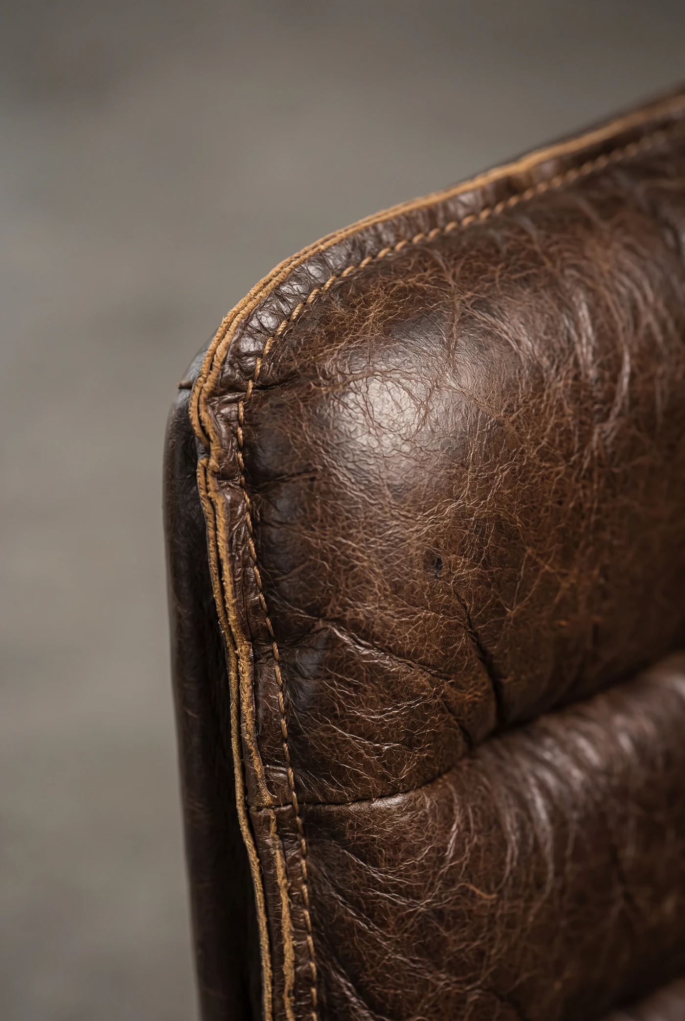 Офисное кресло Freedom, Leather Seat — деталь материала