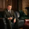 Трехместный диван Black Prince Leather — в интерьере
