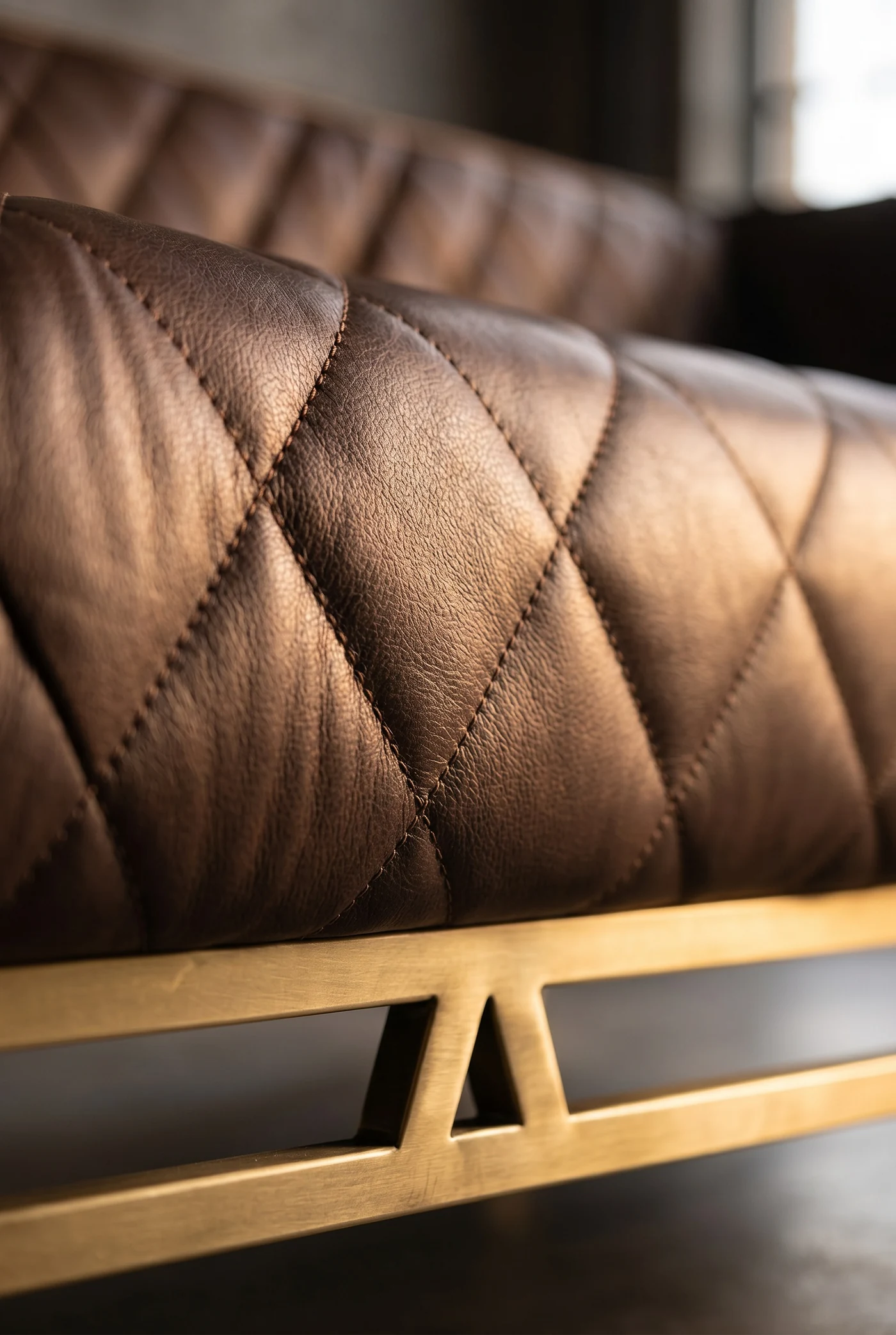 Трехместный диван Diplomat 3 Seater — деталь материала