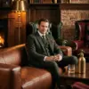 Трехместный диван Tuxedo, Wooden Legs — в интерьере