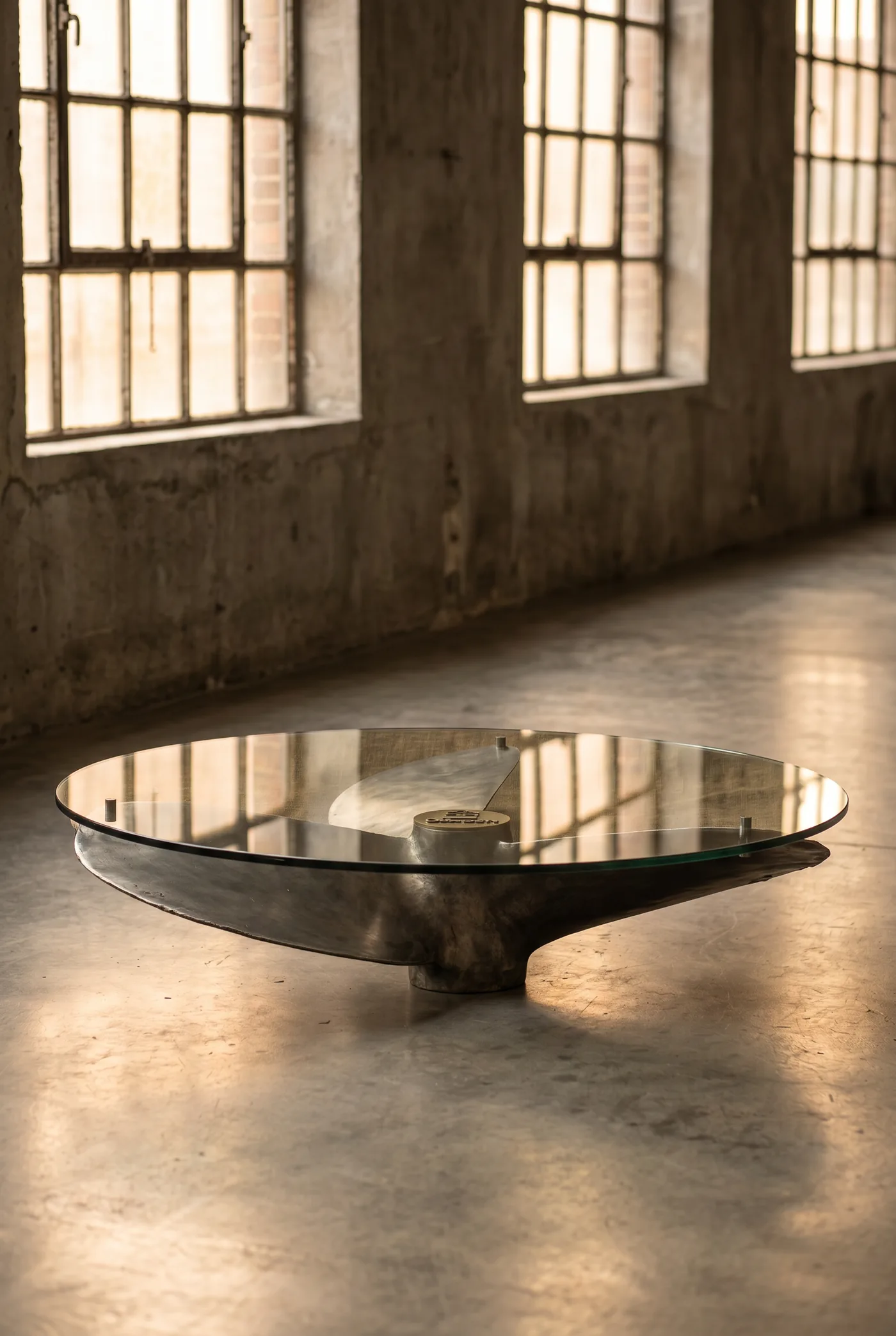 Кофейный столик Iron Propeller, Glass — 45°