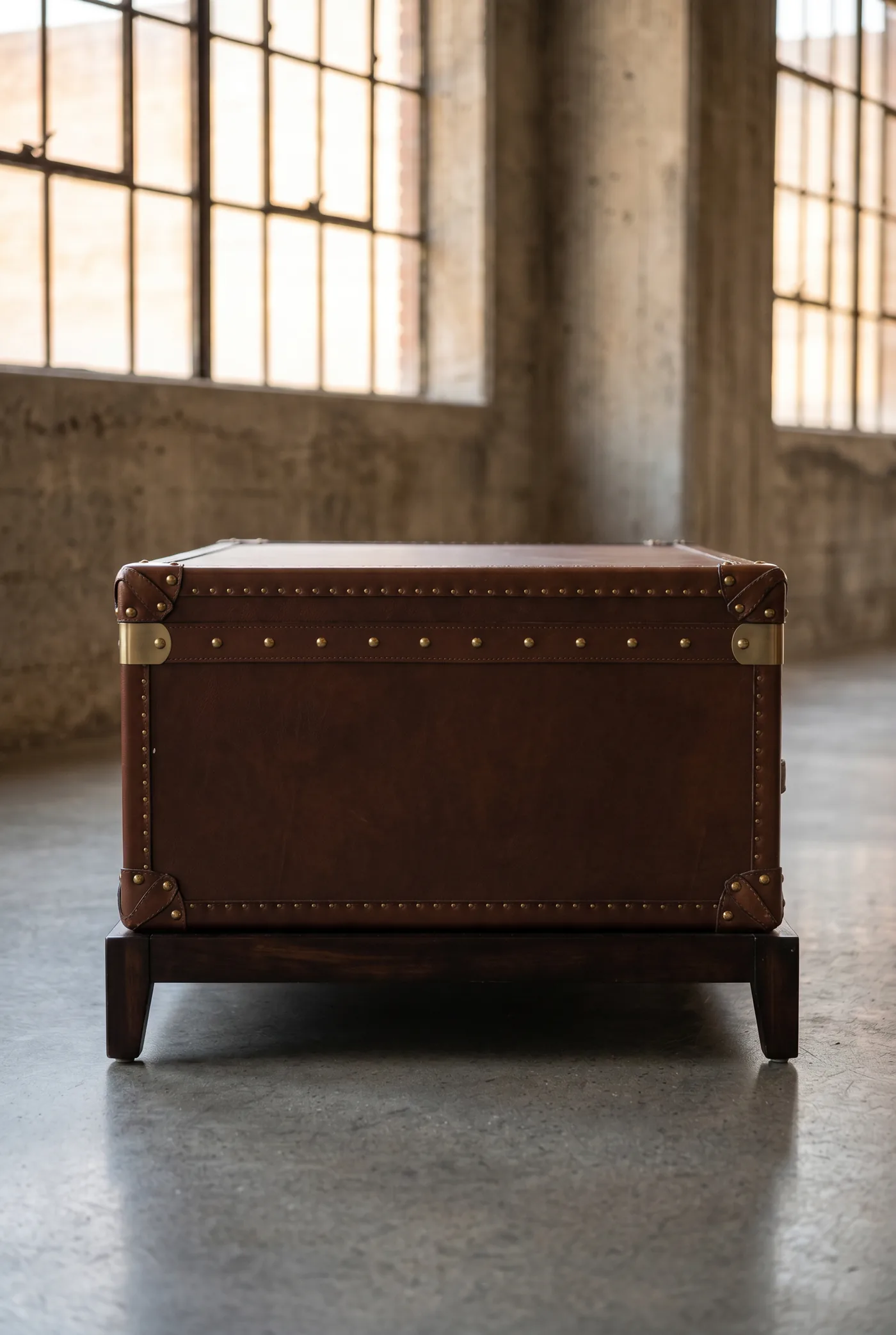 Кофейный столик Luggage Solid Wood — профиль
