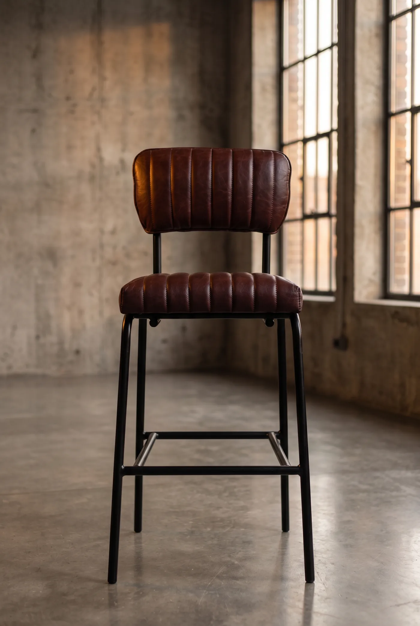 Барный стул Leather Mountain Barstool