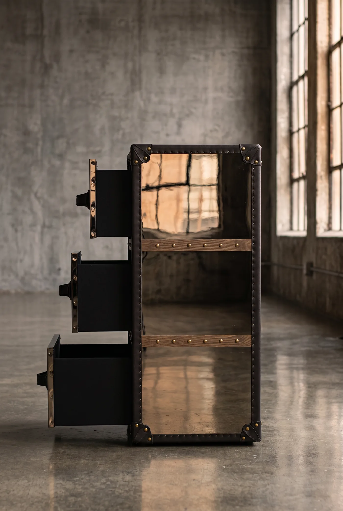 Тумба Onyx 3 Drawers Black Steel — профиль