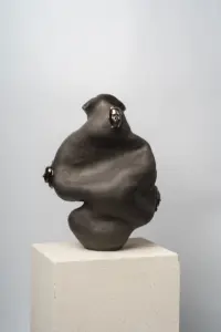 Ваза «Люди» IV — деталь