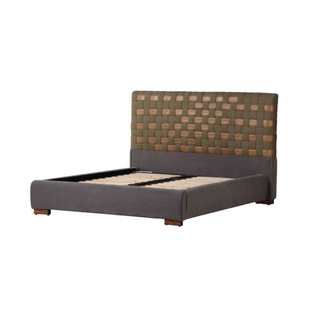 Кровать с плетеным изголовьем Ornamental Oasis
