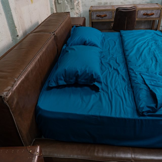Кровать Leather Cloud Bed