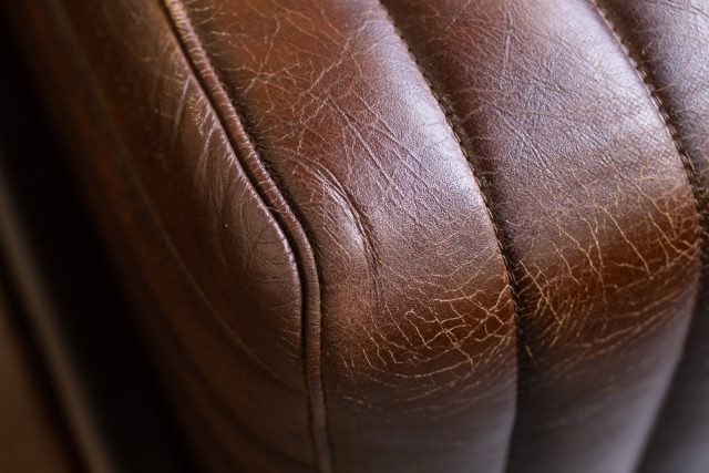 Трехместный диван Picky Leather Sofa