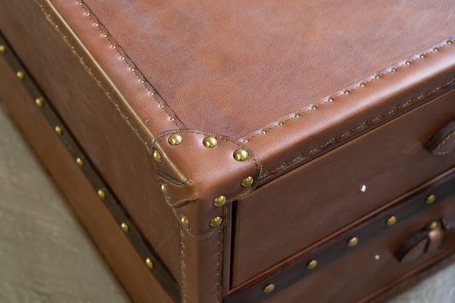 Кофейный столик Tasmania Leather Handles