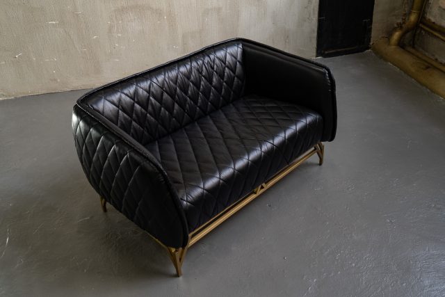 Двухместный диван Diplomat Black Leather