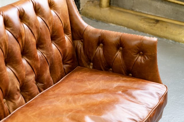 Трехместный диван Royal Dark Leather