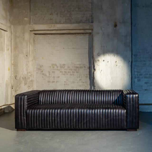 Трехместный диван Picky Leather Sofa