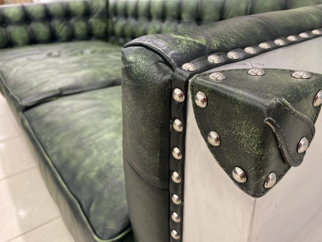 Трехместный диван из металла Pilot Black Aluminum